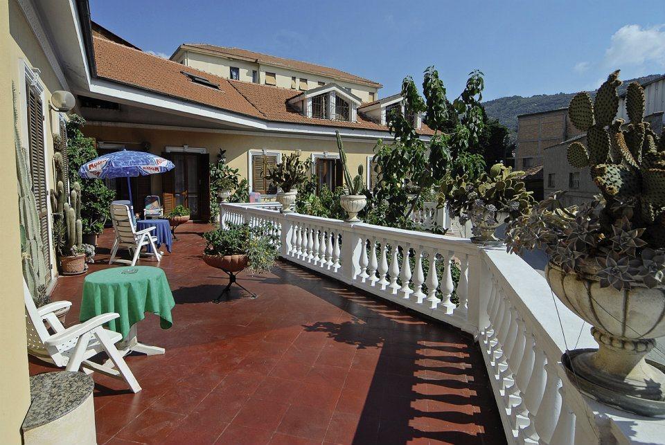Hotel Piemontese Imperia Exterior photo