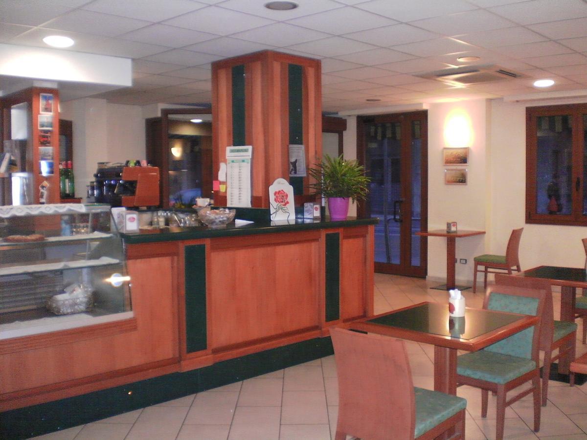 Hotel Piemontese Imperia Exterior photo