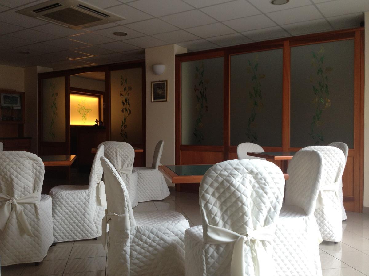 Hotel Piemontese Imperia Exterior photo
