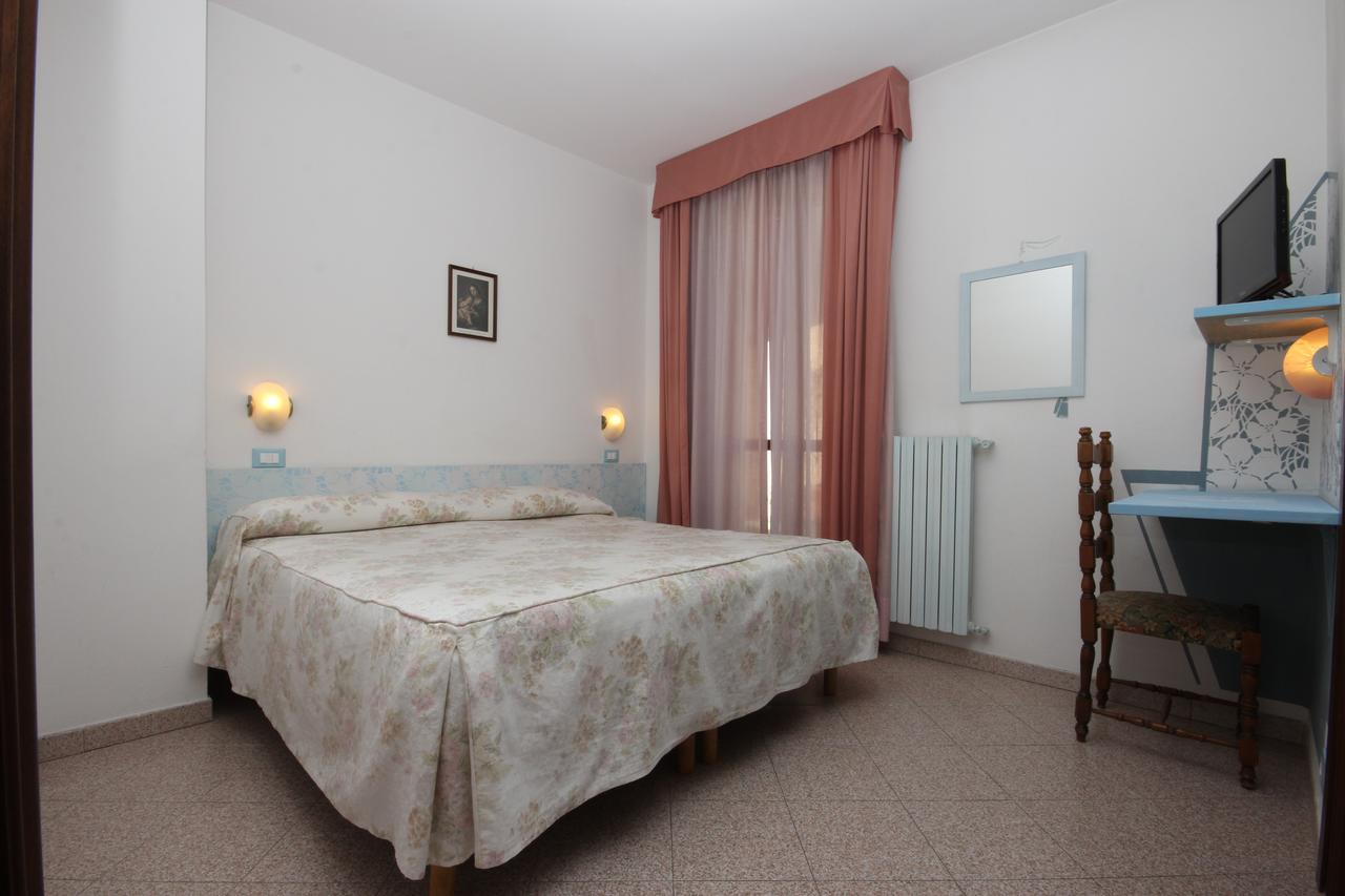 Hotel Piemontese Imperia Exterior photo