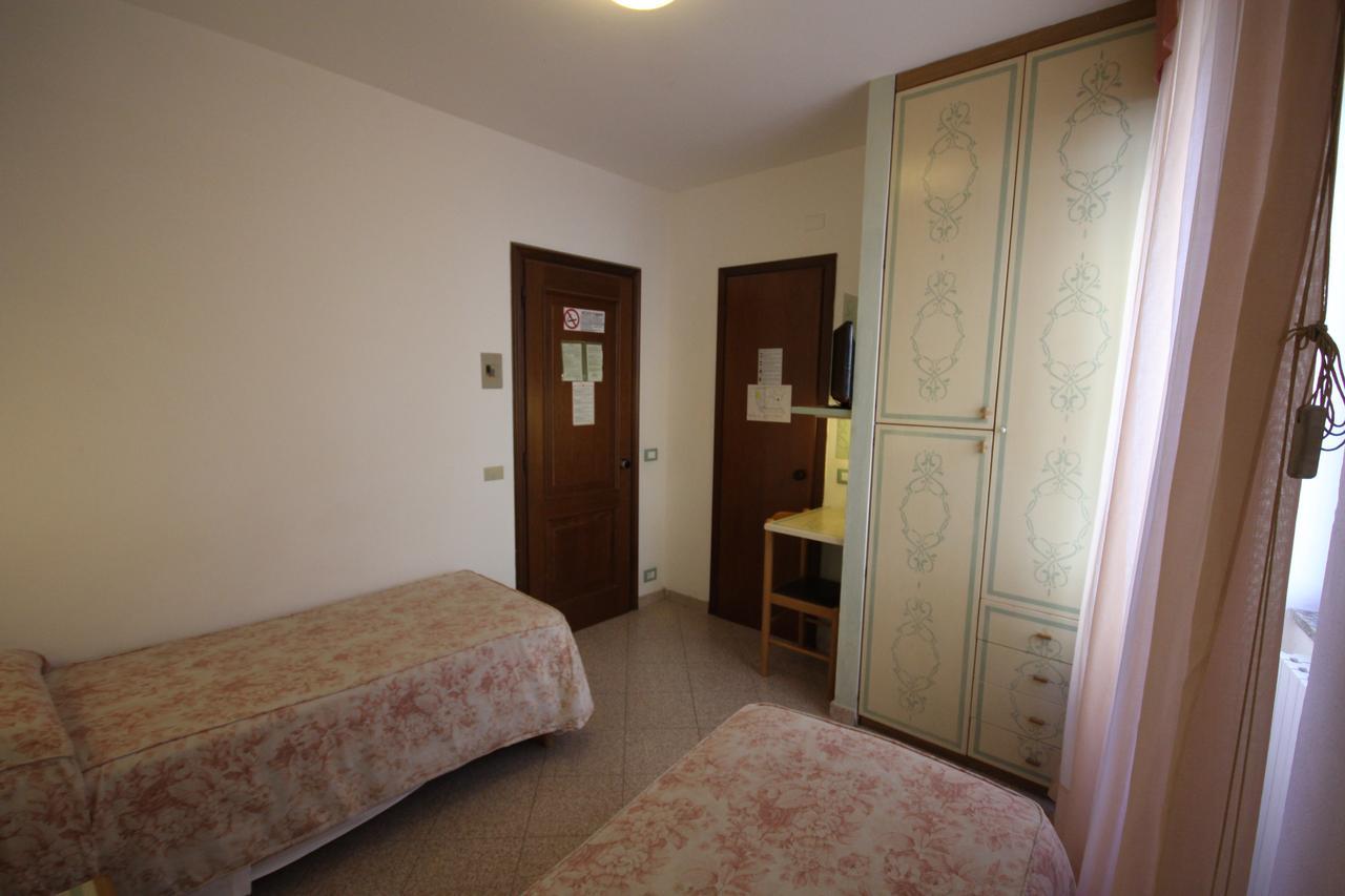 Hotel Piemontese Imperia Exterior photo